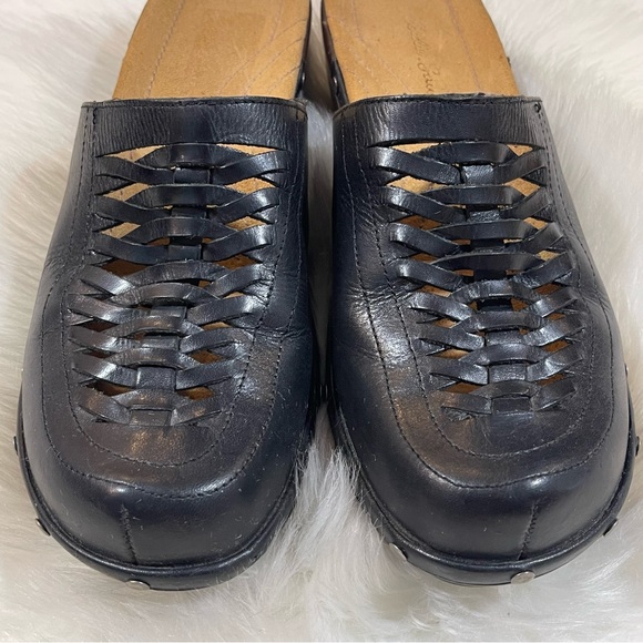Eddie Bauer Women’s Black Braided Leather Mule Clogs - Picture 2 of 8